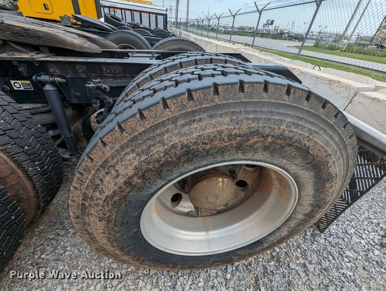 image for item MY9441 2020 Kenworth T680  semi truck