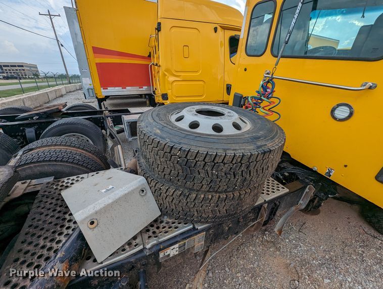 image for item MY9441 2020 Kenworth T680  semi truck