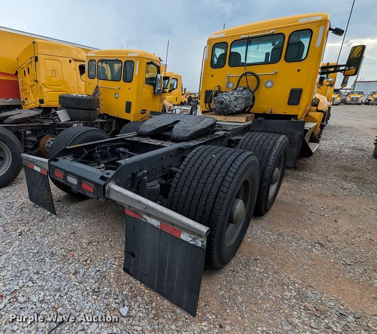 image for item MY9442 2019 Kenworth T680  semi truck