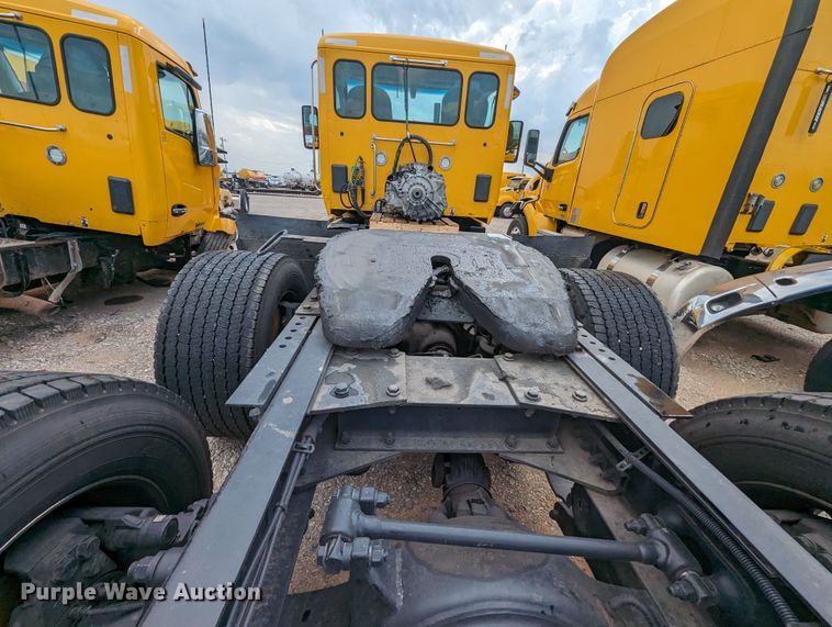 image for item MY9442 2019 Kenworth T680  semi truck