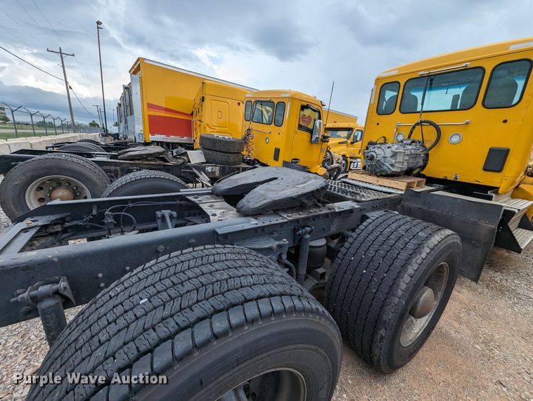 image for item MY9442 2019 Kenworth T680  semi truck