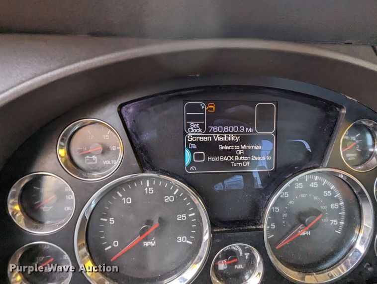 image for item MY9442 2019 Kenworth T680  semi truck