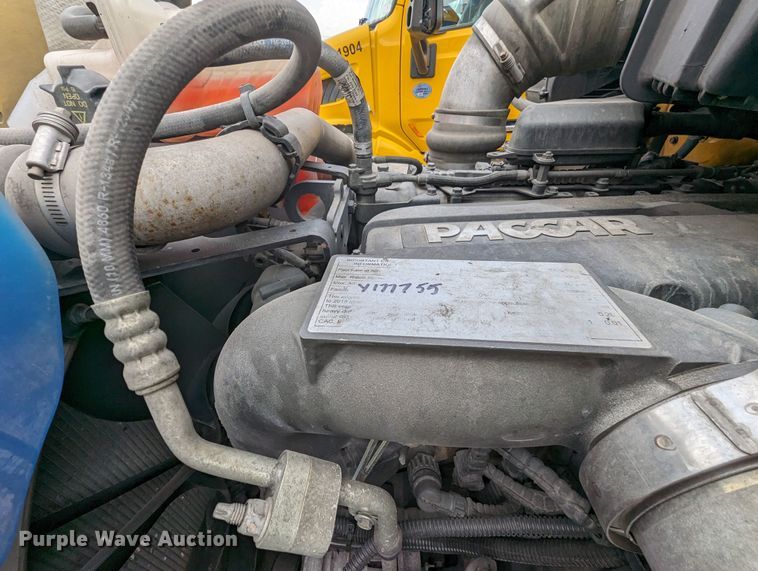 image for item MY9442 2019 Kenworth T680  semi truck