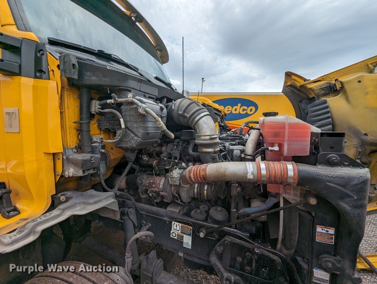 image for item MY9442 2019 Kenworth T680  semi truck