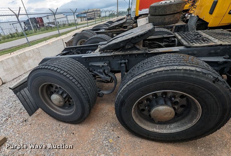 image for item MY9442 2019 Kenworth T680  semi truck