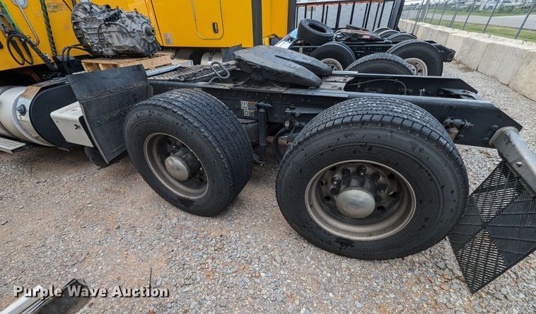 image for item MY9442 2019 Kenworth T680  semi truck