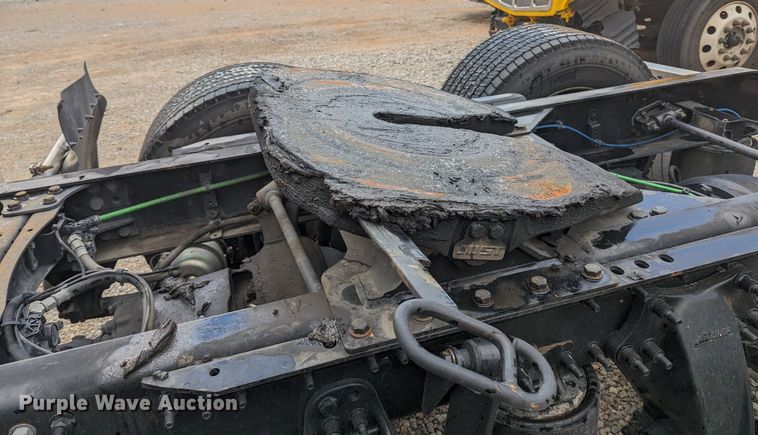 image for item MY9443 2018 Freightliner Cascadia 125  semi truck