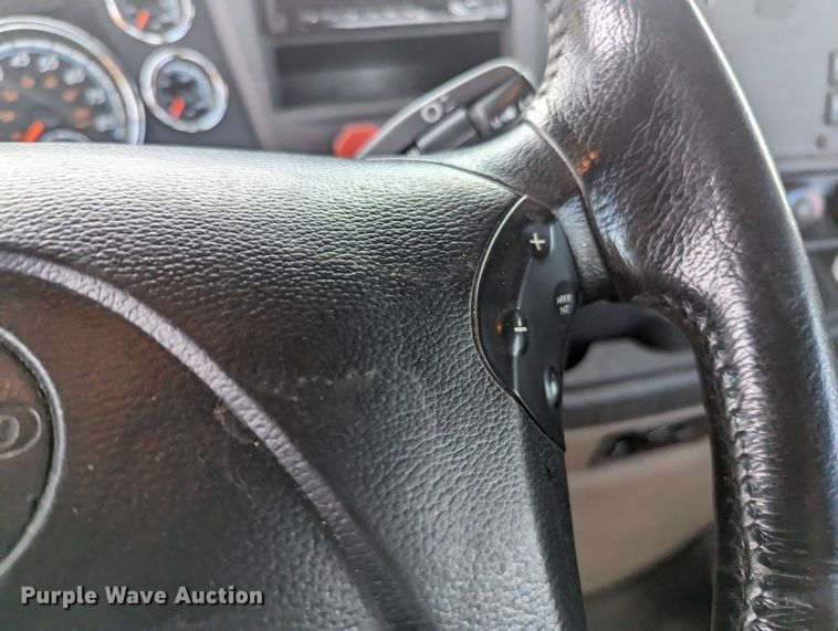 image for item MY9443 2018 Freightliner Cascadia 125  semi truck