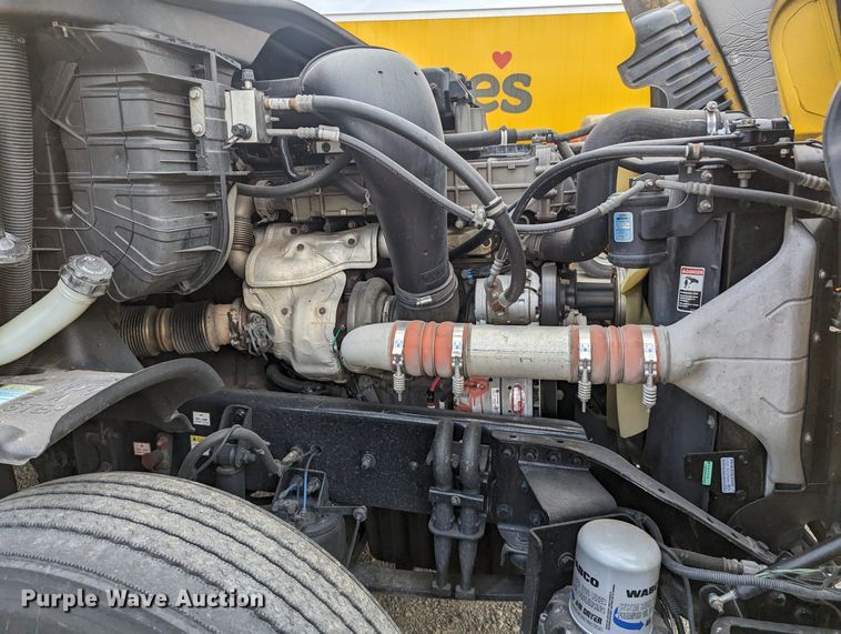 image for item MY9443 2018 Freightliner Cascadia 125  semi truck