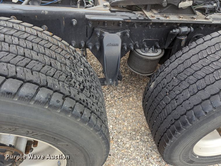 image for item MY9443 2018 Freightliner Cascadia 125  semi truck