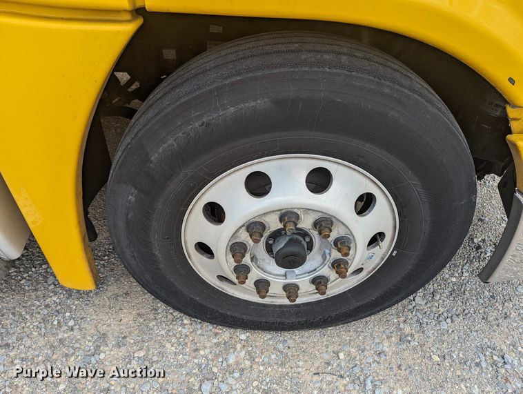 image for item MY9443 2018 Freightliner Cascadia 125  semi truck