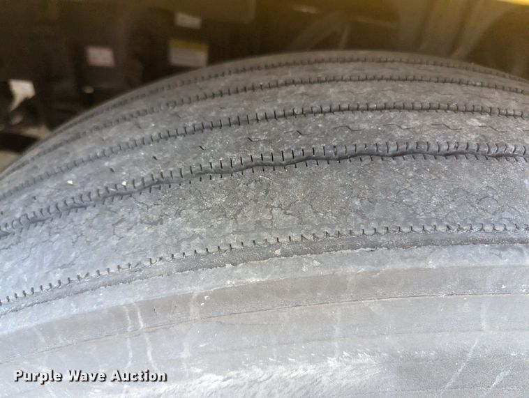 image for item MY9443 2018 Freightliner Cascadia 125  semi truck