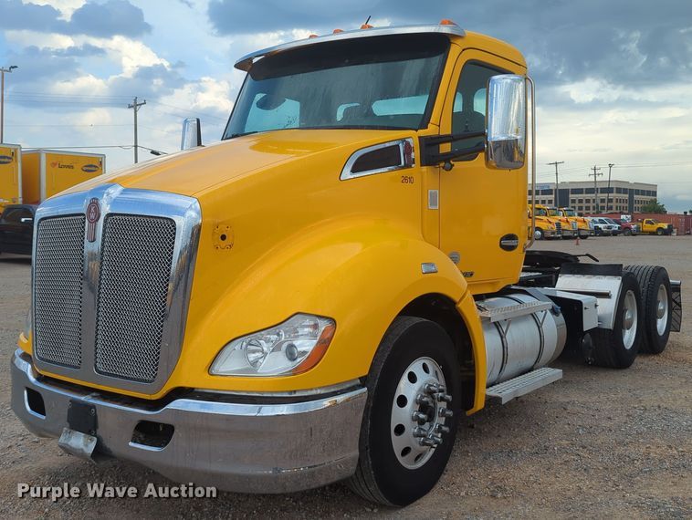 image for item MY9444 2019 Kenworth T680  semi truck