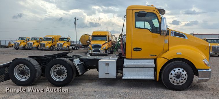 image for item MY9444 2019 Kenworth T680  semi truck