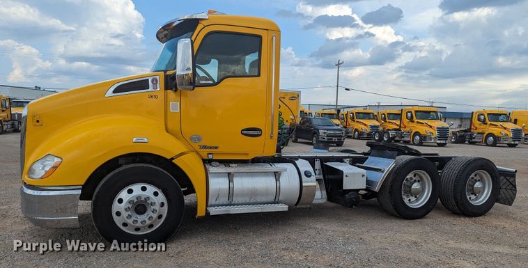 image for item MY9444 2019 Kenworth T680  semi truck
