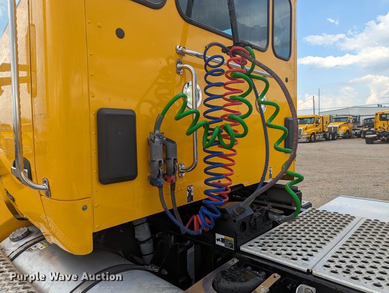 image for item MY9444 2019 Kenworth T680  semi truck