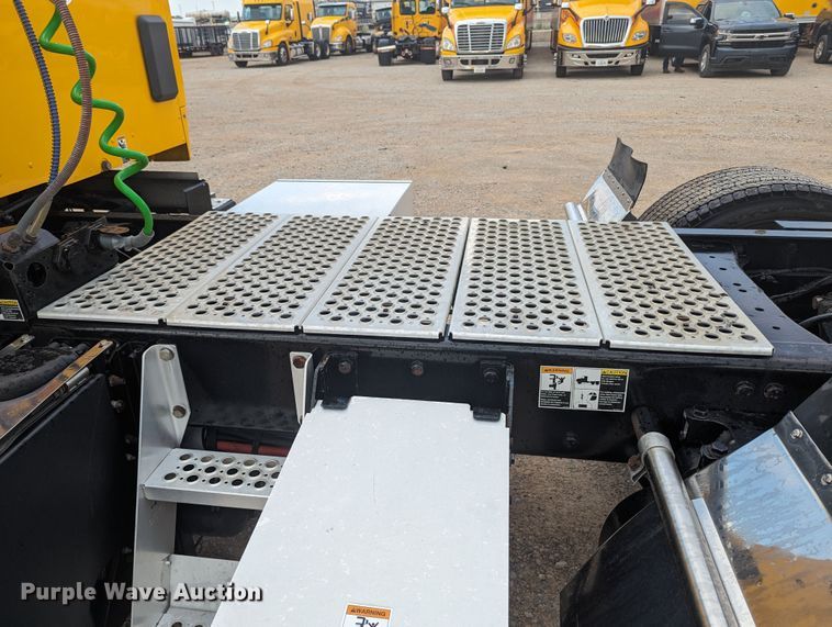 image for item MY9444 2019 Kenworth T680  semi truck