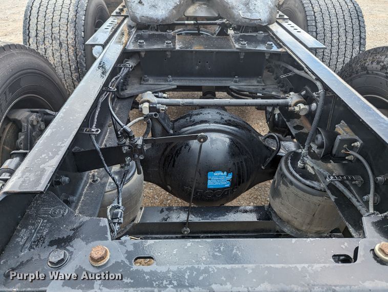 image for item MY9444 2019 Kenworth T680  semi truck