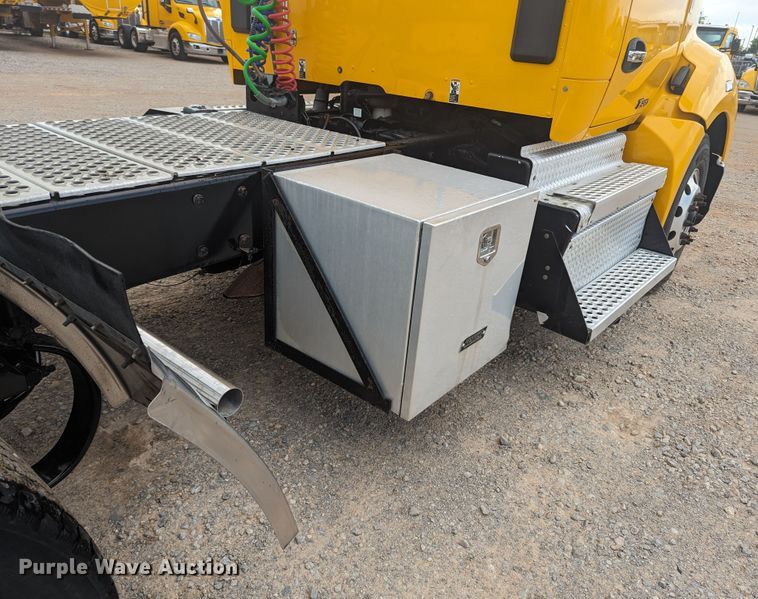 image for item MY9444 2019 Kenworth T680  semi truck