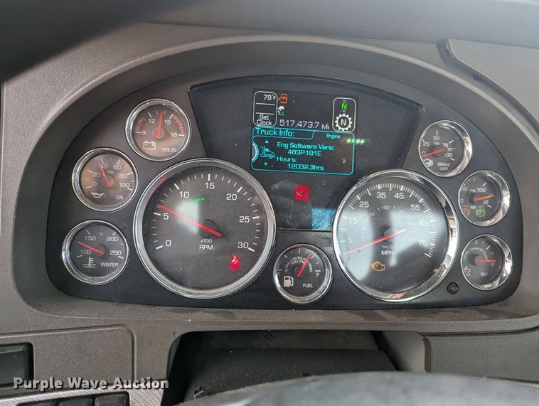 image for item MY9444 2019 Kenworth T680  semi truck