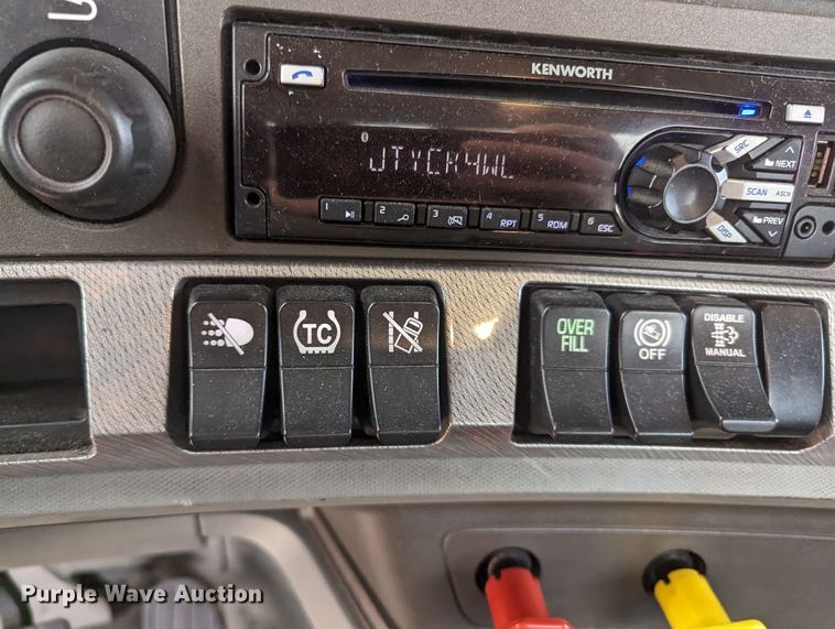 image for item MY9444 2019 Kenworth T680  semi truck