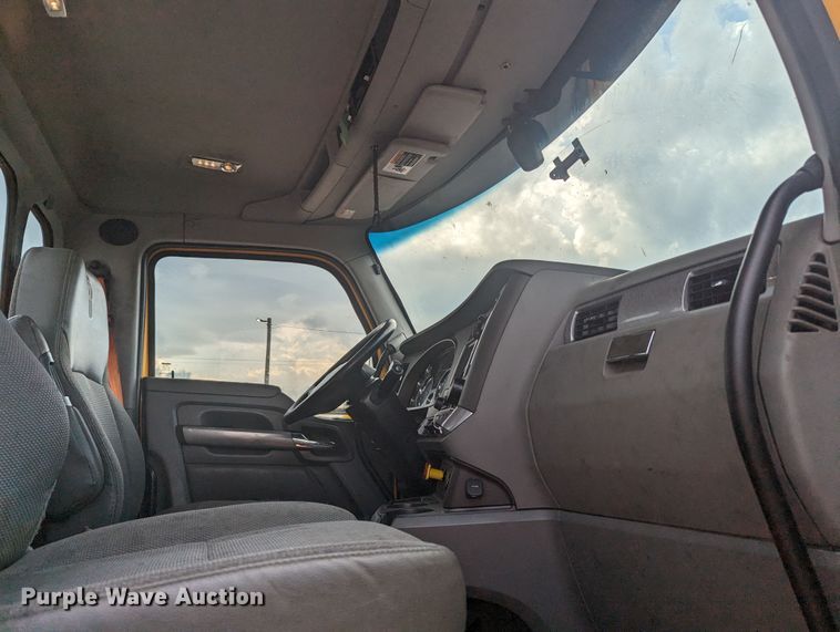 image for item MY9444 2019 Kenworth T680  semi truck