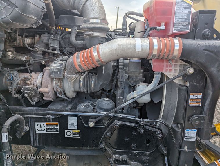 image for item MY9444 2019 Kenworth T680  semi truck