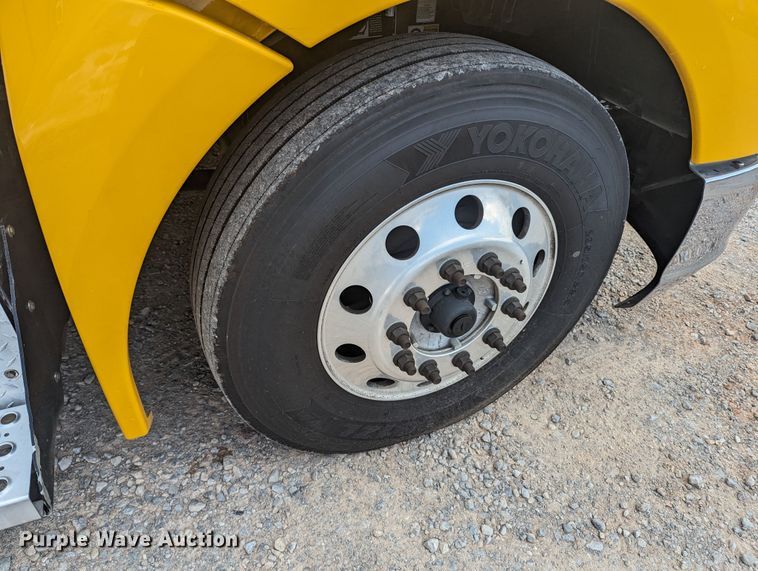 image for item MY9444 2019 Kenworth T680  semi truck