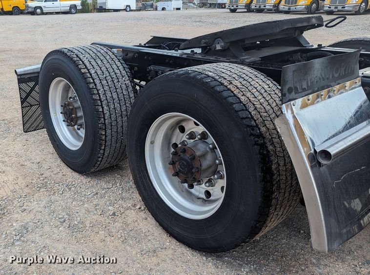 image for item MY9444 2019 Kenworth T680  semi truck