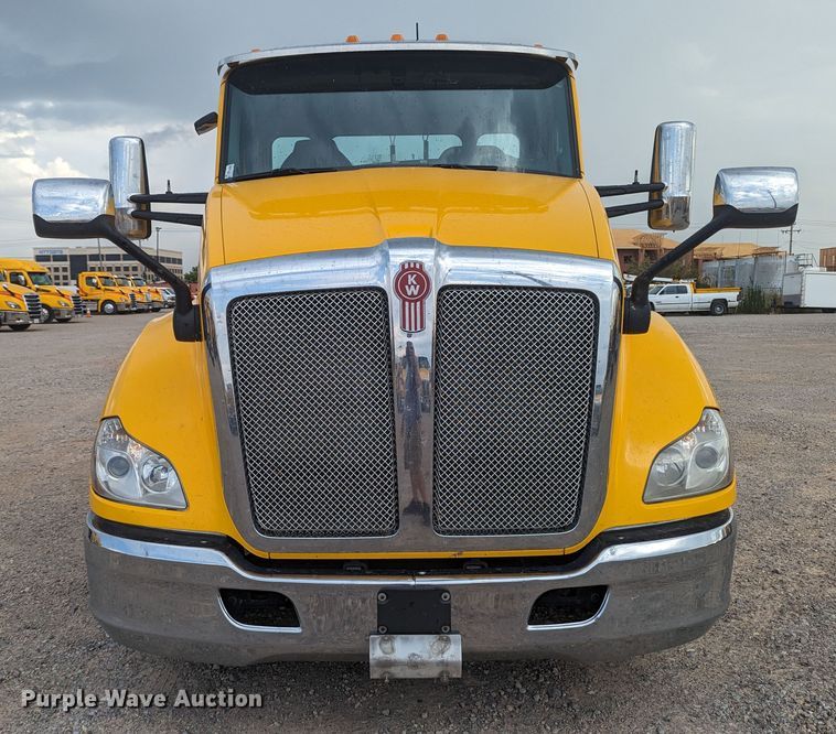 image for item MY9445 2020 Kenworth T680  semi truck