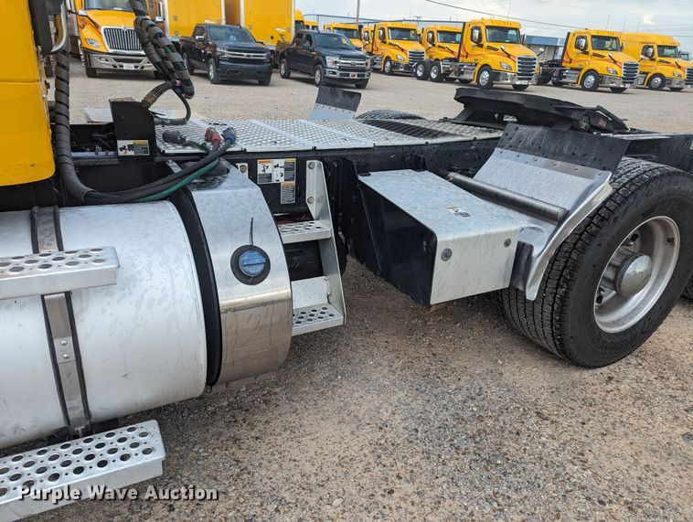 image for item MY9445 2020 Kenworth T680  semi truck