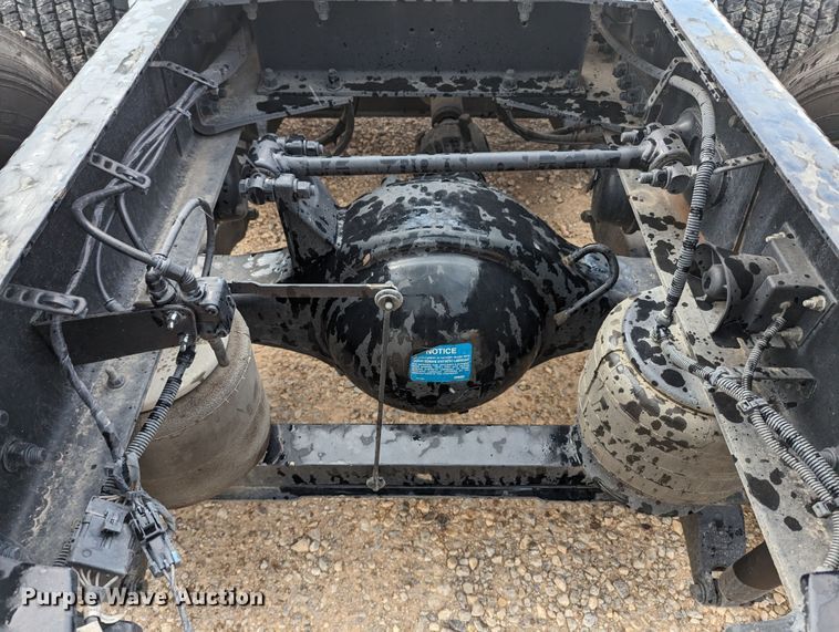 image for item MY9445 2020 Kenworth T680  semi truck