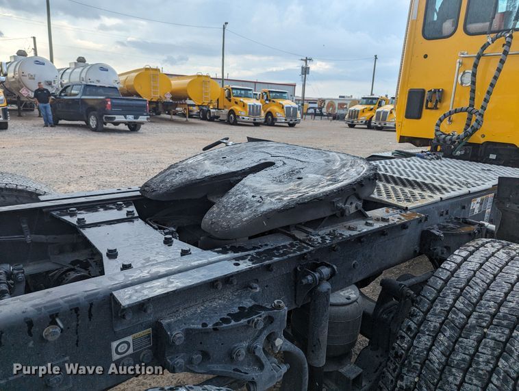 image for item MY9445 2020 Kenworth T680  semi truck