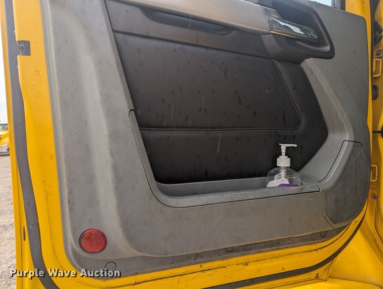 image for item MY9445 2020 Kenworth T680  semi truck