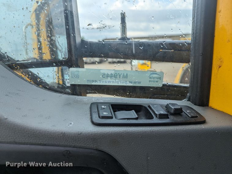 image for item MY9445 2020 Kenworth T680  semi truck