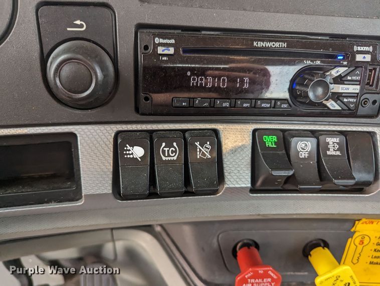 image for item MY9445 2020 Kenworth T680  semi truck