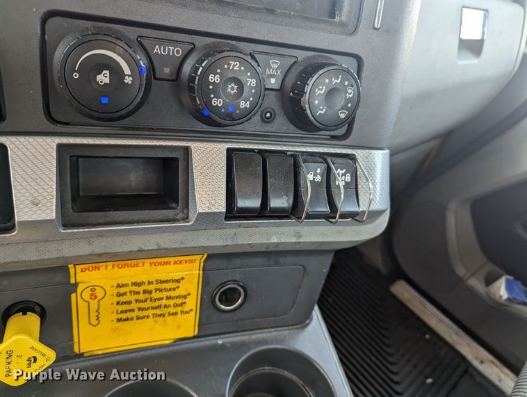 image for item MY9445 2020 Kenworth T680  semi truck