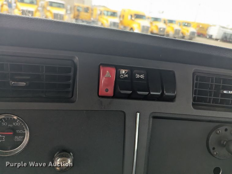 image for item MY9445 2020 Kenworth T680  semi truck