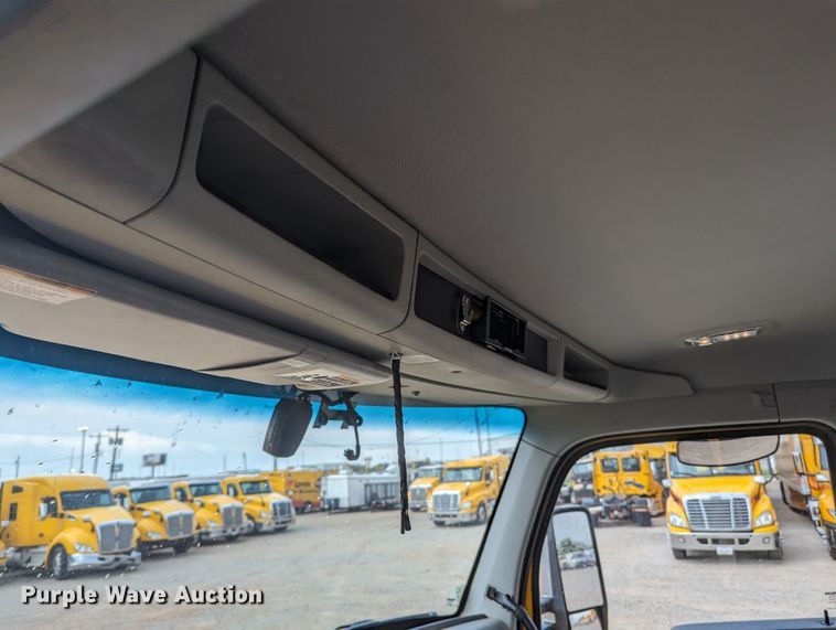 image for item MY9445 2020 Kenworth T680  semi truck