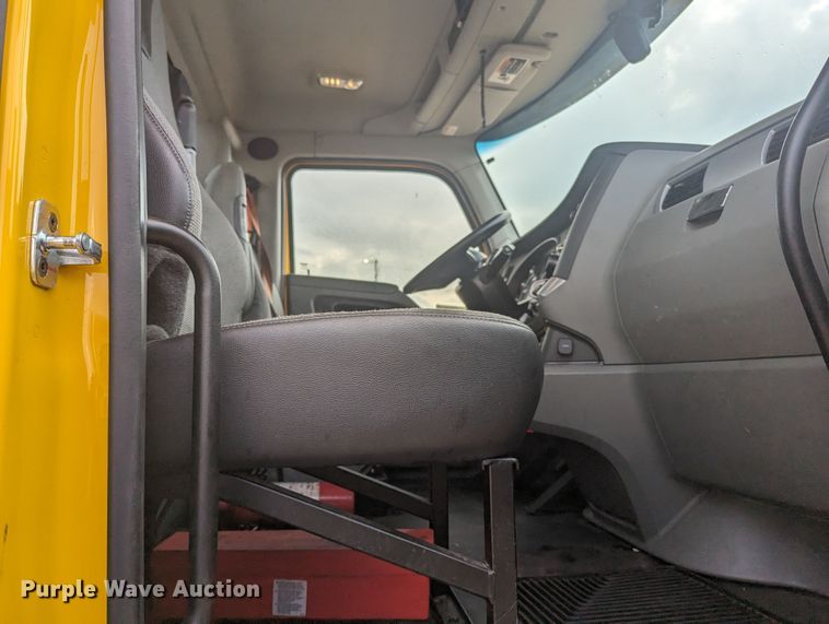 image for item MY9445 2020 Kenworth T680  semi truck