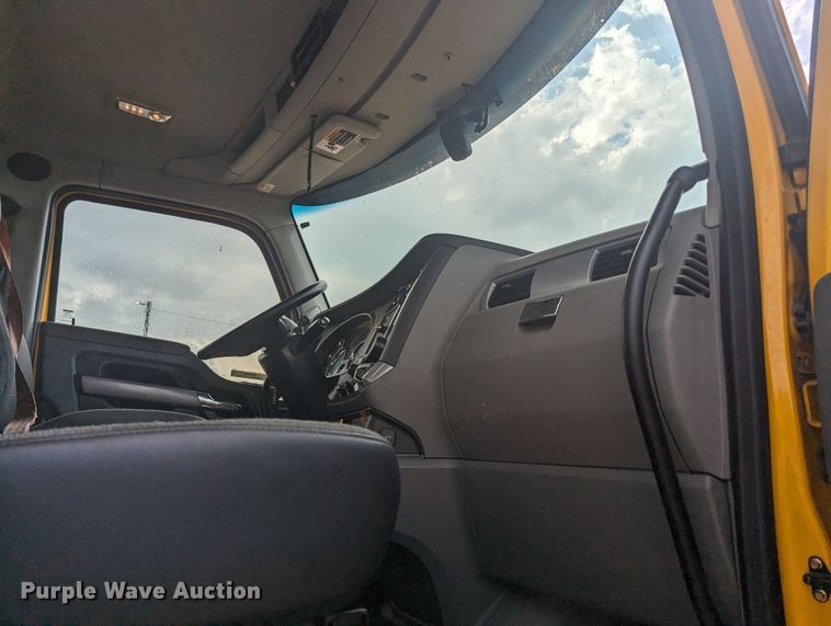 image for item MY9445 2020 Kenworth T680  semi truck