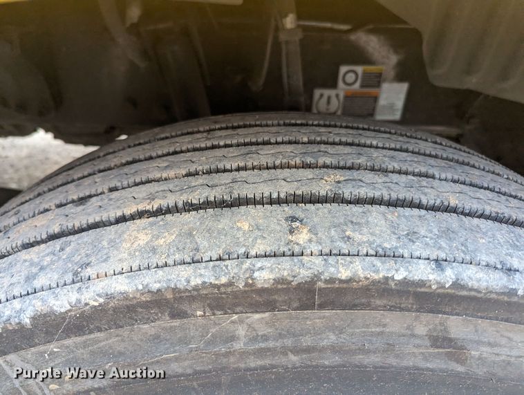 image for item MY9445 2020 Kenworth T680  semi truck