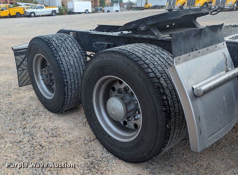 image for item MY9445 2020 Kenworth T680  semi truck