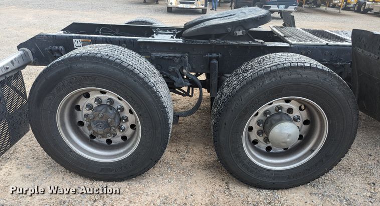 image for item MY9445 2020 Kenworth T680  semi truck