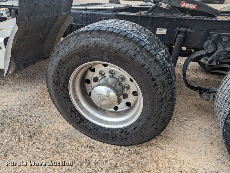 image for item MY9445 2020 Kenworth T680  semi truck