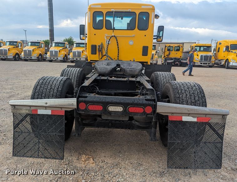 image for item MY9446 2019 Kenworth T680  semi truck