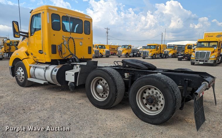 image for item MY9446 2019 Kenworth T680  semi truck