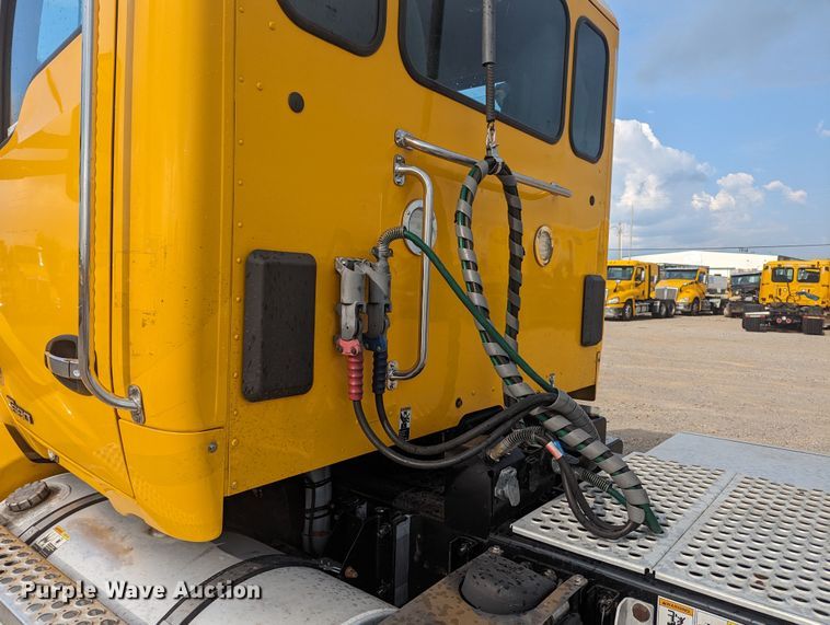 image for item MY9446 2019 Kenworth T680  semi truck