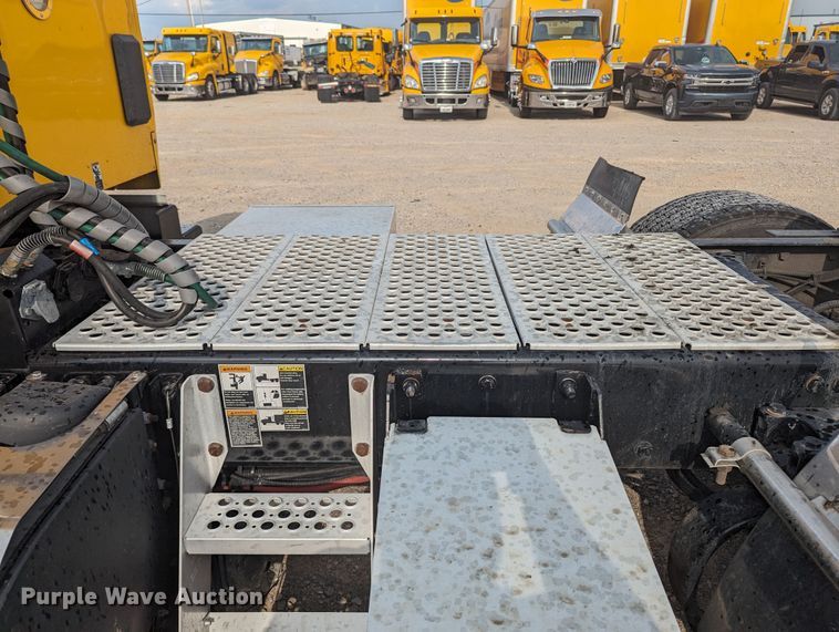 image for item MY9446 2019 Kenworth T680  semi truck