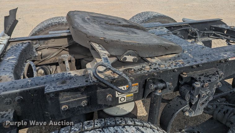 image for item MY9446 2019 Kenworth T680  semi truck